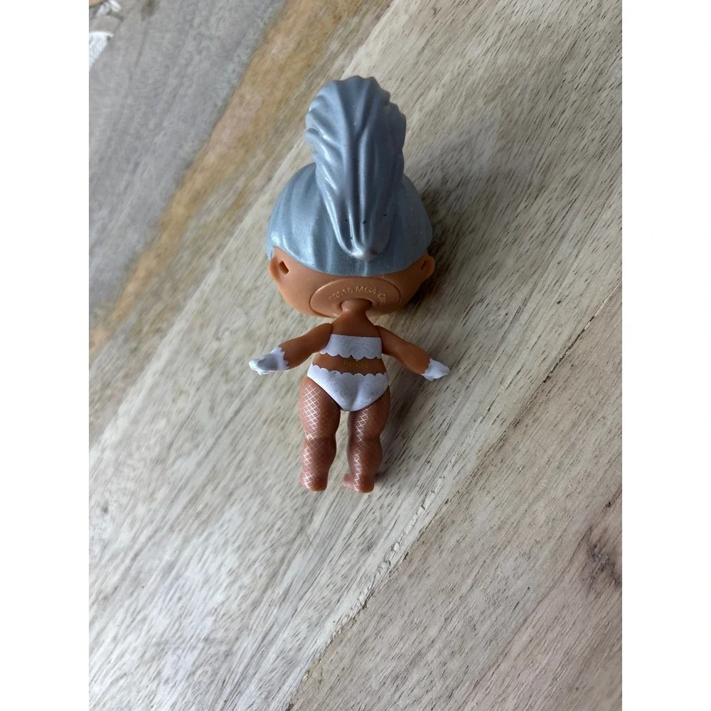 MGA LOL Surprise Glitter Series Doll Silver Hair White Outfit 3 Inch Figure